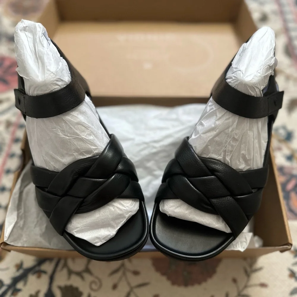 NIB  Vionic Leather Sandals - Picture 2 of 4